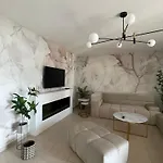 Del Mar Apartment