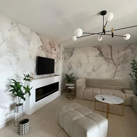 Del Mar Apartment
